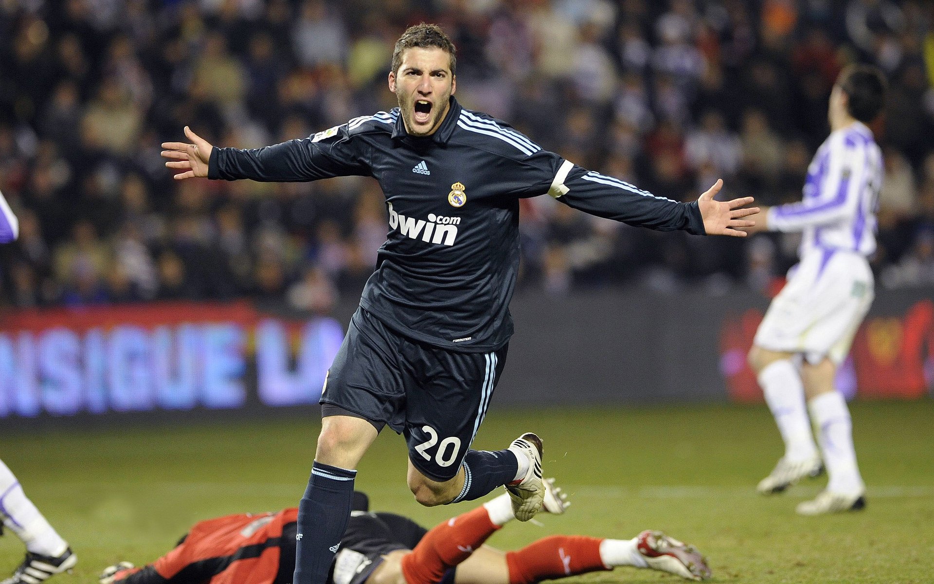 开云体育网址-梅西攻入倒勾绝杀,巴萨客场取胜,梅西进巴萨